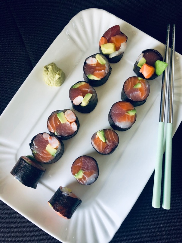 Mak_norice_tuna_salmon_shrimp_avocado